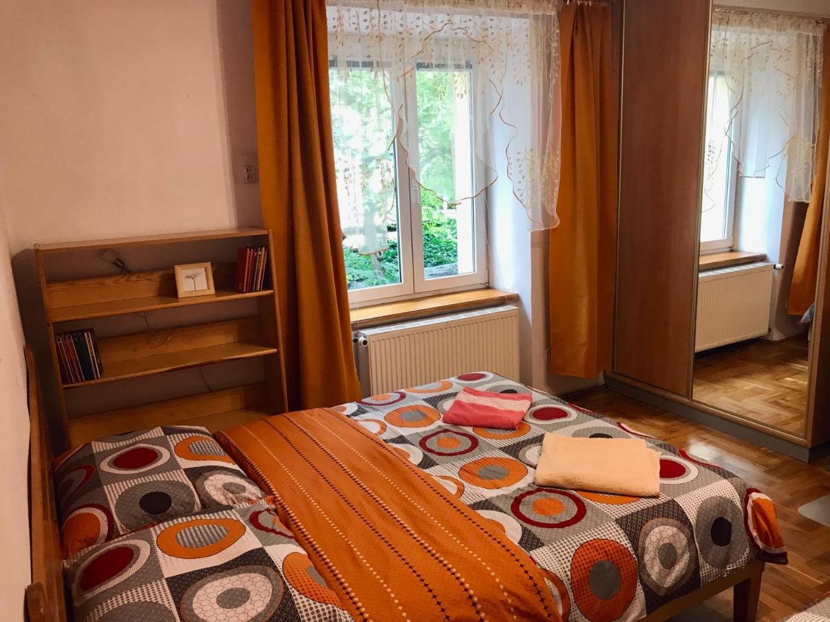 Sunny Apartment. 5 Minutes Walk From Main Sqare. *